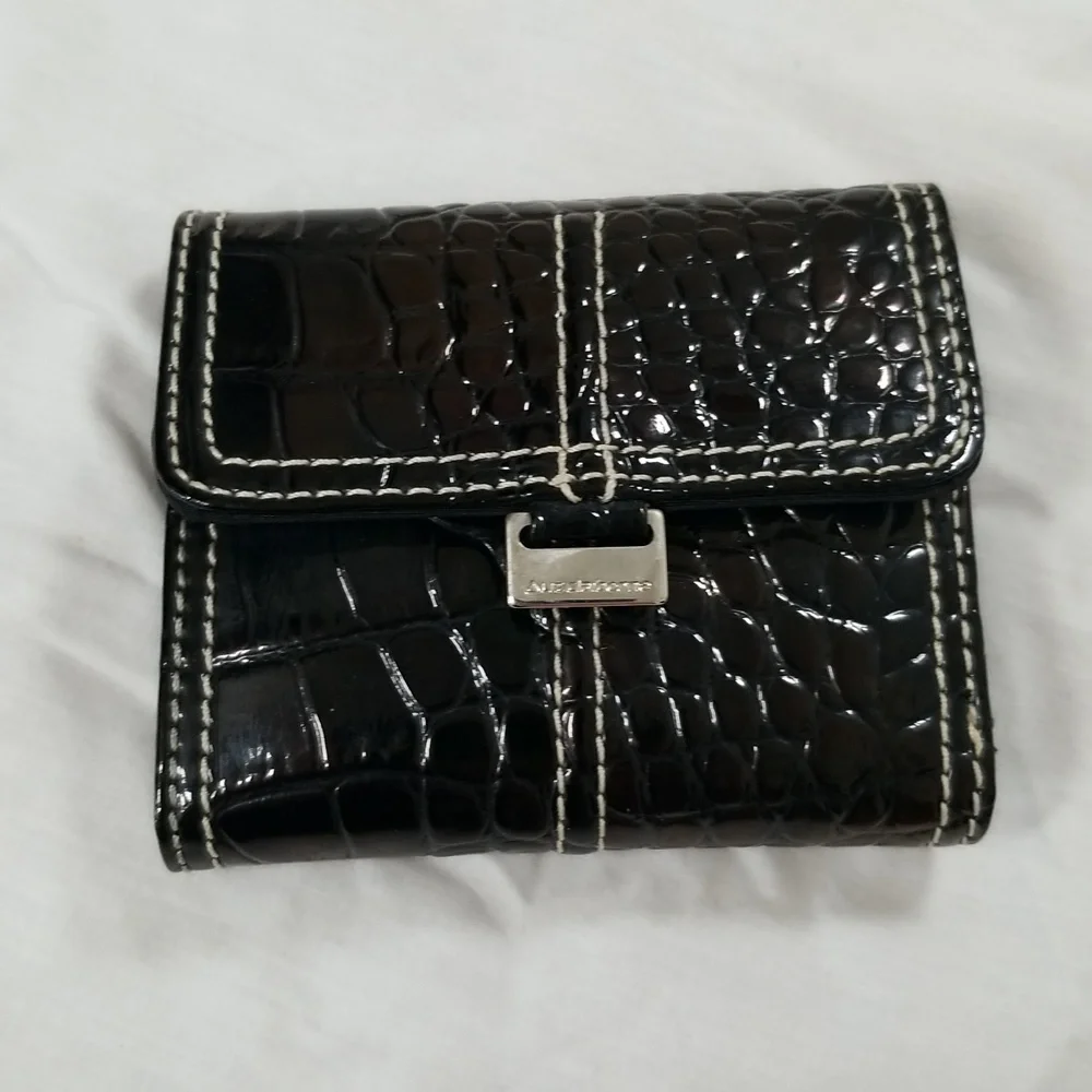 Liz Claiborne Tri-fold Wallet